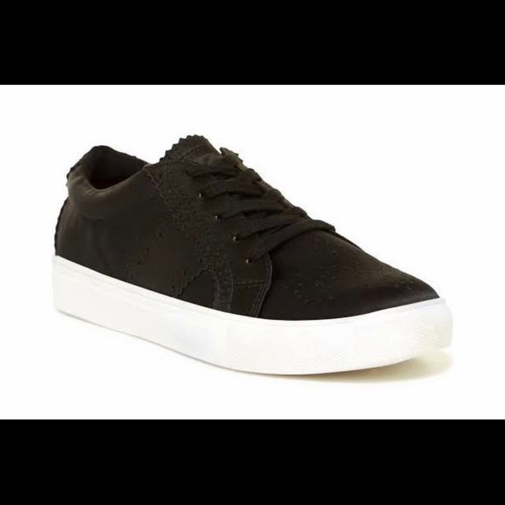 Report Women’s Abe Sneakers New Size 6.5